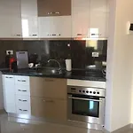 Guest's *